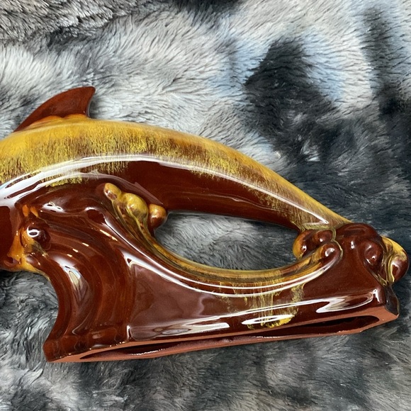 Blue Mountain Pottery Dolphin Brown
Large 16 Inch Vintage Glazed Pottery - Picture 10 of 16